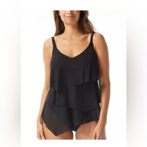 NWT Coco Reef
Women's Flourish Underwire Bra-Sized Tankini Top size 38C